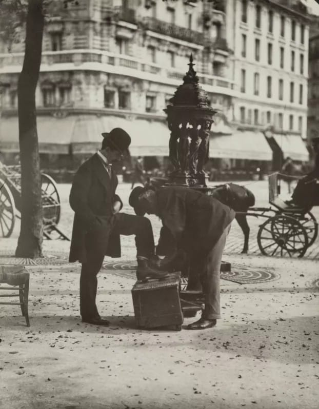 Shoeshine in Paris - Jean Eugene Auguste Atget - 1899